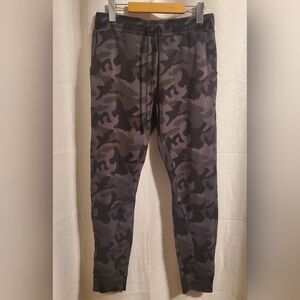 (4/$20) Kyodan Men's Black and Gray Camouflage Jogger Sweatpants